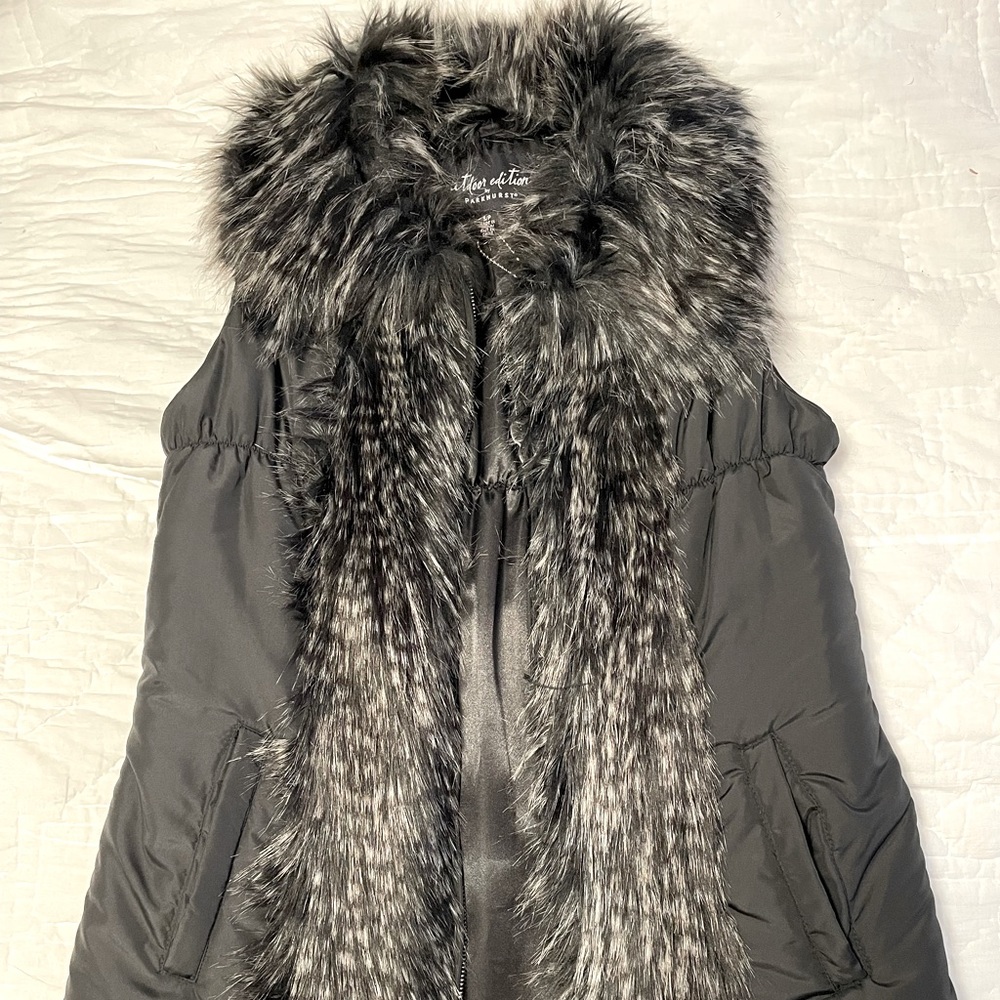 Outdoor Edition by Parkhurst black puffer vest with faux fur trim